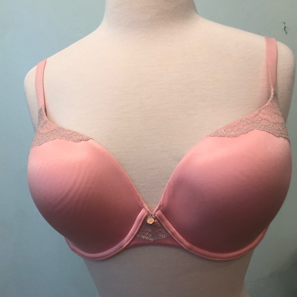 Victoria Secret Lined Demi wire Bra w/lace details